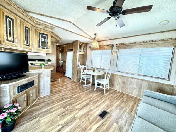 1987 Schult Manufactured Home