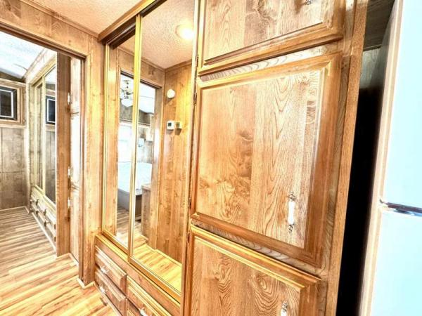1987 Schult Manufactured Home