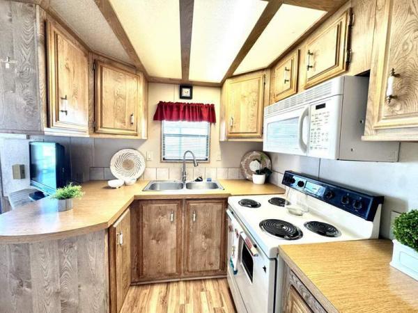 1987 Schult Manufactured Home