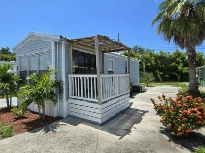 Photo 2 of 14 of home located at 124 Happy Haven Drive, #5 Osprey, FL 34229