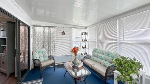 1987 Home By Wellington 752-FL-6 Mobile Home