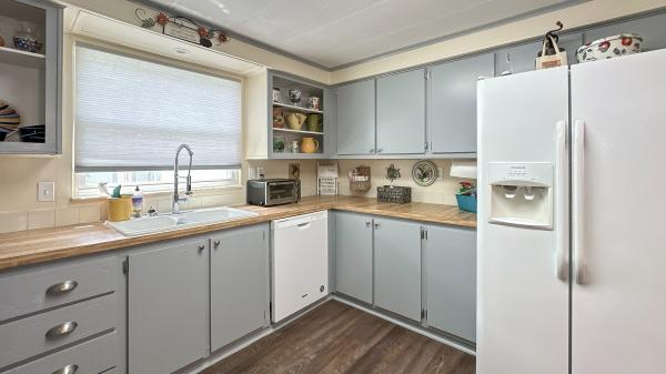 1987 Home By Wellington 752-FL-6 Mobile Home