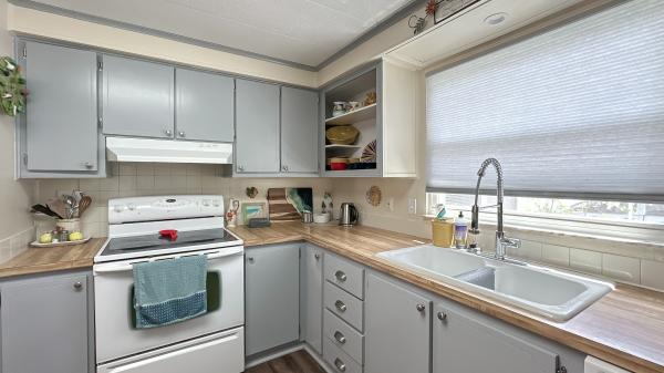 1987 Home By Wellington 752-FL-6 Mobile Home