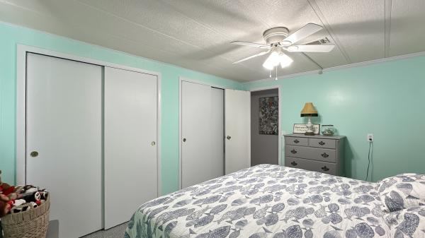 1987 Home By Wellington 752-FL-6 Mobile Home