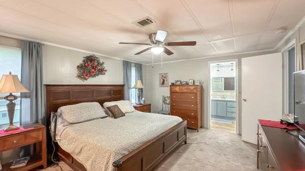 1987 Home By Wellington 752-FL-6 Mobile Home