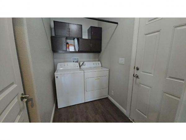 Photo 1 of 2 of home located at 4901 Green River Rd #325 Corona, CA 92878