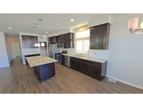 2017 Champion Home Builders Kingsbrook Silvercrest Manufactured Home