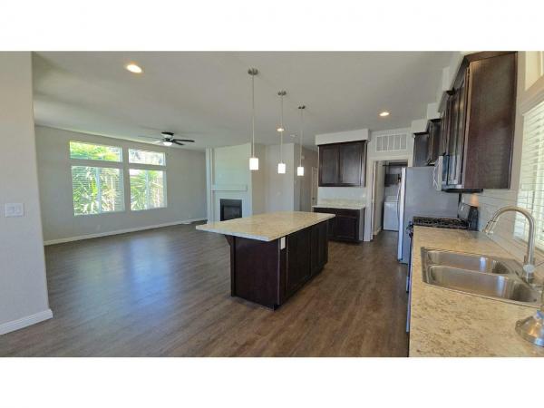 2017 Champion Home Builders Kingsbrook Silvercrest Manufactured Home