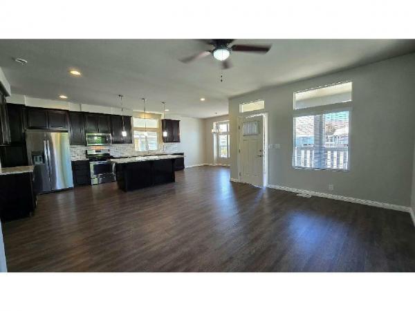 2017 Champion Home Builders Kingsbrook Silvercrest Manufactured Home