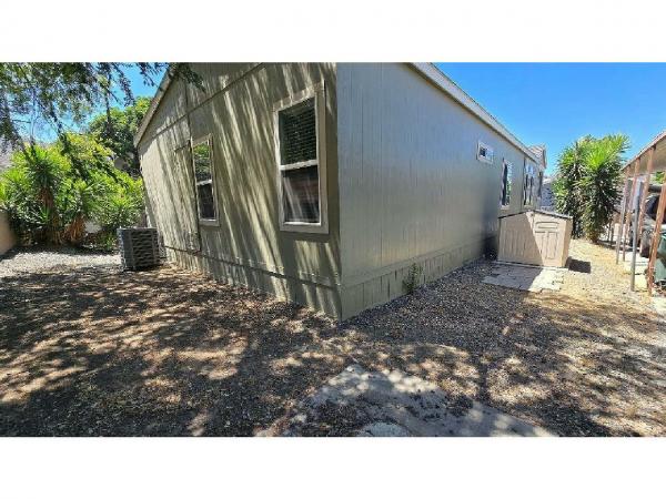2017 Champion Home Builders Kingsbrook Silvercrest Manufactured Home