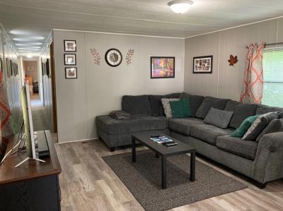Photo 4 of 13 of home located at 433 Elm Ct Oakland Charter Township, MI 48363