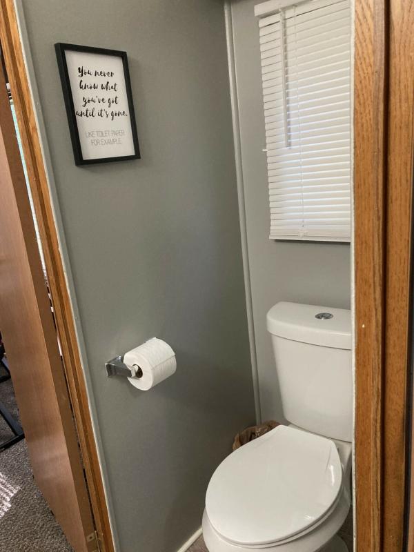 1986 Holly Park mobile Home