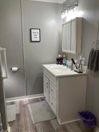 1986 Holly Park mobile Home