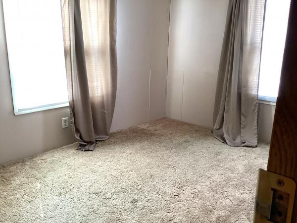 1986 Schult M220764AB Mobile Home