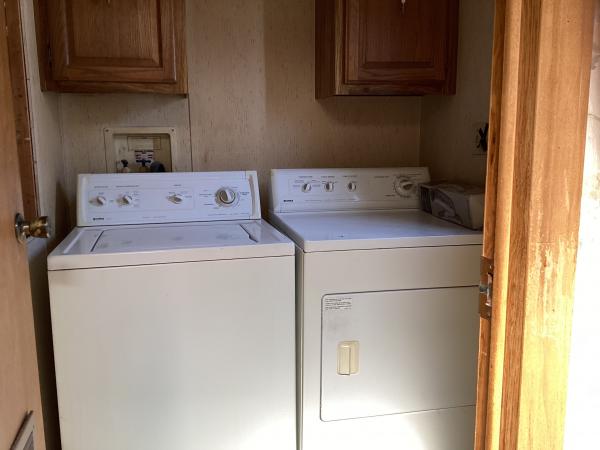 1986 Schult M220764AB Mobile Home