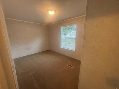 Photo 5 of 7 of home located at 9825 Geraldine Street Site #237 Ypsilanti, MI 48197