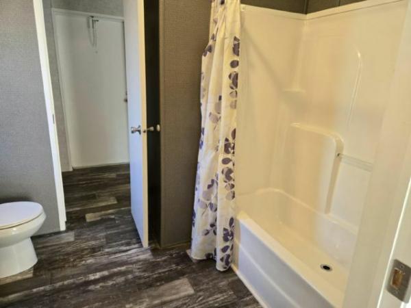 2019 LIVE OAK L2403C Manufactured Home