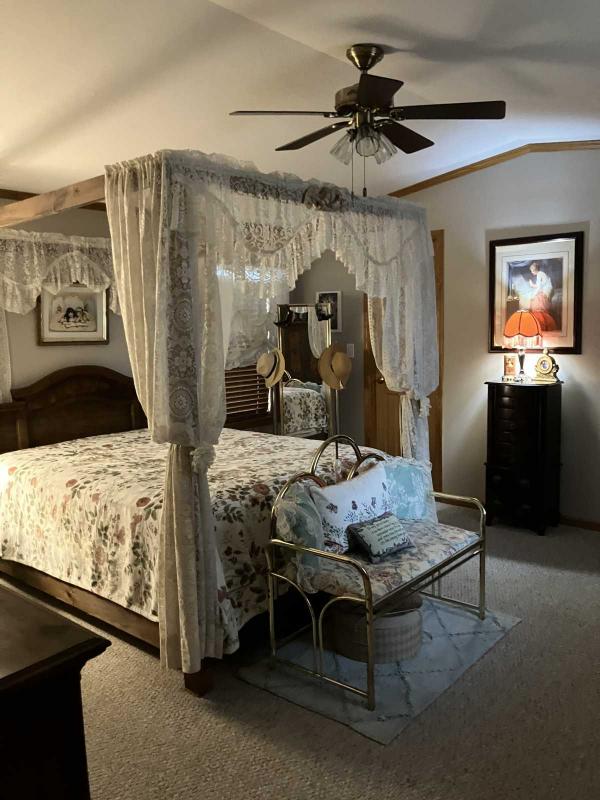 1999 Liberty Badger Manufactured Home