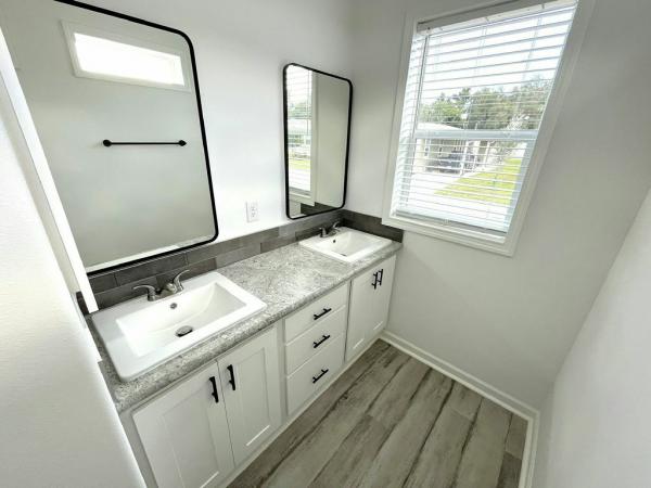2025 Skyline - Ocala Bal Harbour w/ Den Mobile Home