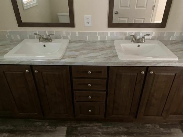 2021 Clayton Homes Inc Community Series Mobile Home