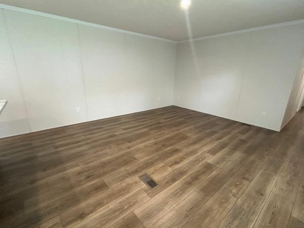2025 Cavco Ind Velocity (SW) Mobile Home