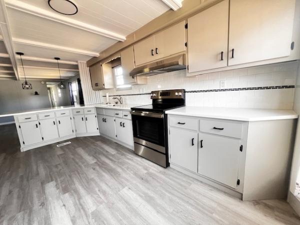 1983 Oxford Mobile Home