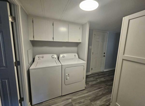 1982 Bonnavilla Manufactured Home