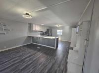 1982 Bonnavilla Manufactured Home
