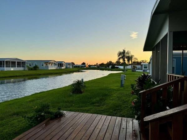 1981 SHER FLMHS CC 2BD/2BA Manufactured Home