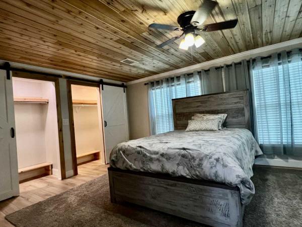 1981 SHER FLMHS CC 2BD/2BA Manufactured Home