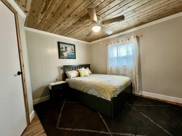 1981 SHER FLMHS CC 2BD/2BA Manufactured Home