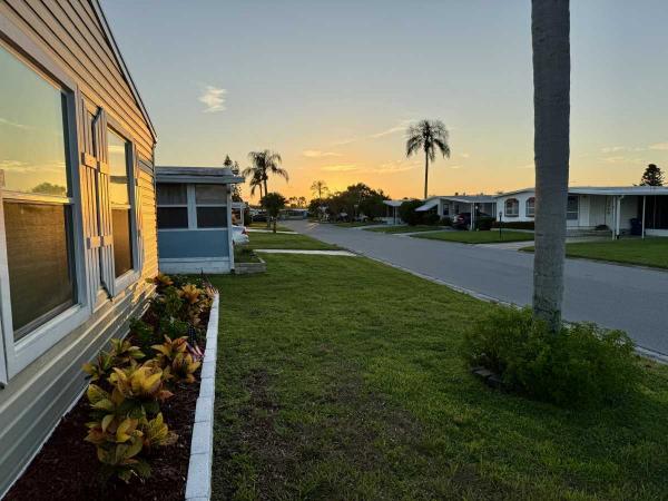 1981 SHER FLMHS CC 2BD/2BA Manufactured Home