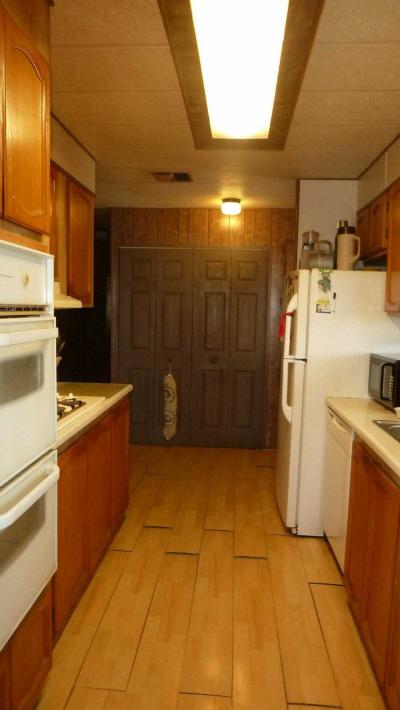 Photo 3 of 18 of home located at 2701 E Utopia Rd Space #34 Phoenix, AZ 85050