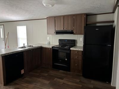 Photo 4 of 6 of home located at 4979 County Road 3800 Athens, TX 75752