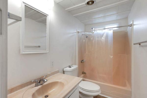 1990 American Manufactured Home