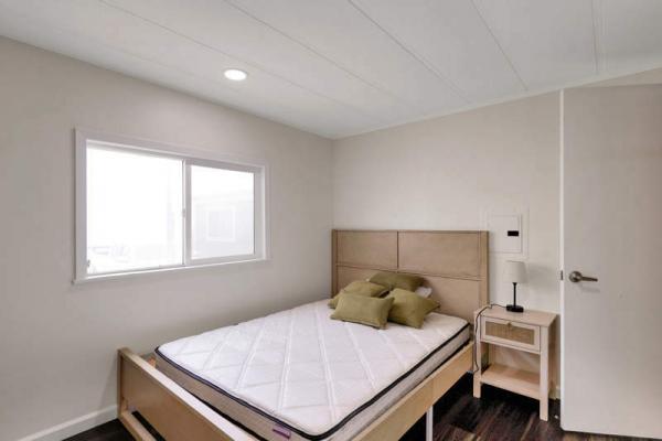 1990 American Manufactured Home