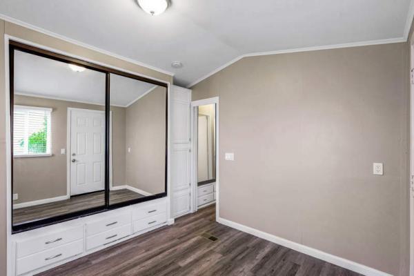 1990 American Manufactured Home