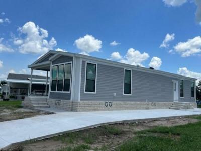 Mobile Home at 41094 Roselle Loop Zephyrhills, FL 33540