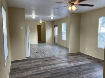Photo 3 of 10 of home located at 949 Walkers Ridge Warsaw, IN 46580