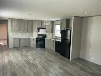 Photo 3 of 8 of home located at 10201 W Beaver St #422 Jacksonville, FL 32220