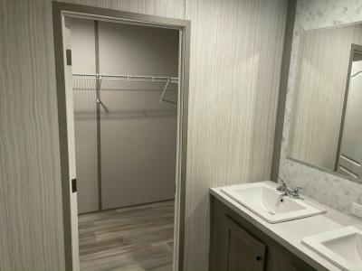 Photo 4 of 8 of home located at 10201 W Beaver St #422 Jacksonville, FL 32220