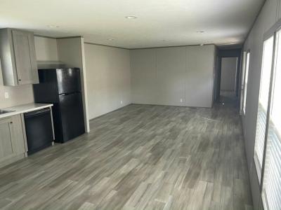 Photo 5 of 8 of home located at 10201 W Beaver St #422 Jacksonville, FL 32220