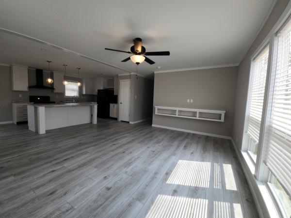 2025 champion NM2860L-2860H42276 Mobile Home