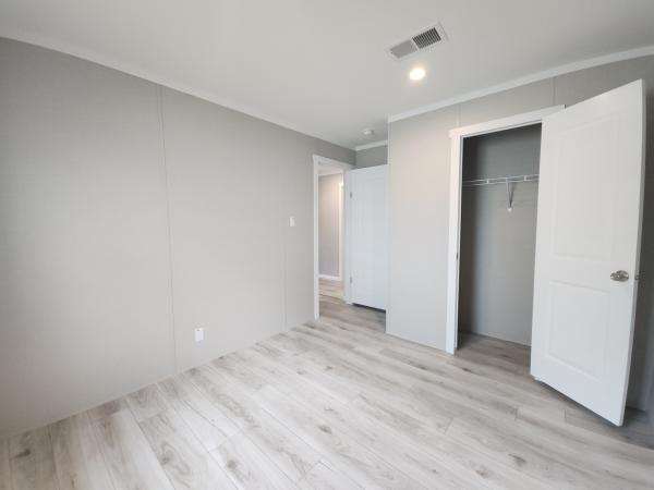 2025 champion NM2860L-2860H42276 Mobile Home