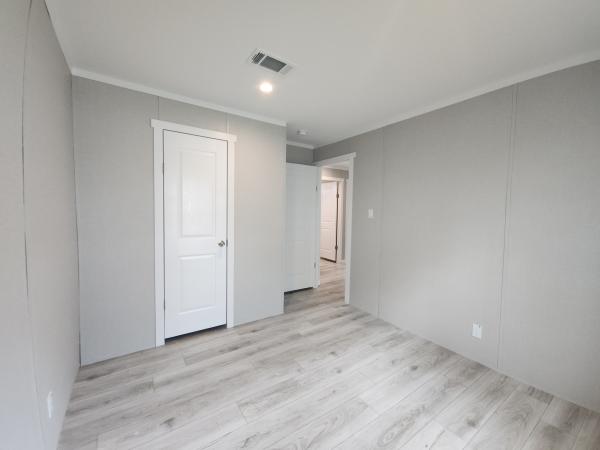 2025 champion NM2860L-2860H42276 Mobile Home