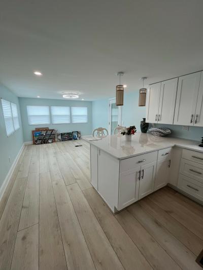 Photo 2 of 13 of home located at 3182 Saralake Circle Sarasota, FL 34239