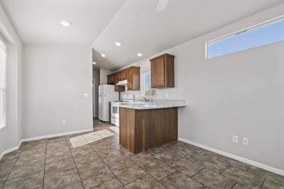 Photo 4 of 18 of home located at 38 W Prince Road #46 Tucson, AZ 85705