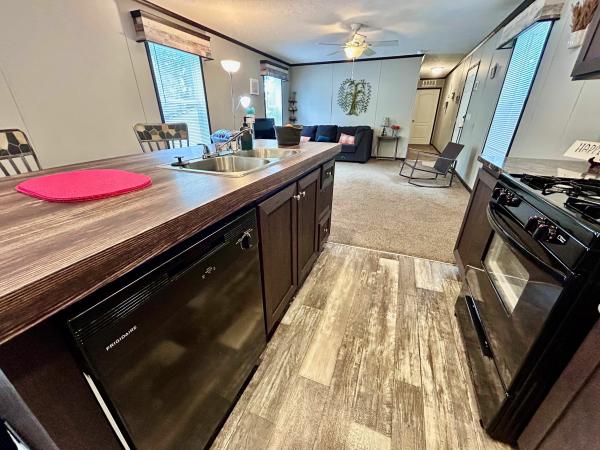 2019 CMH MANUFACTURING WEST 96PLH16763JH19 Mobile Home