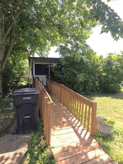 Photo 2 of 5 of home located at 4916 Nixon Ct Hudsonville, MI 49426