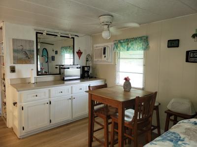Photo 4 of 16 of home located at 45 Kingsport Ave Palmetto, FL 34221